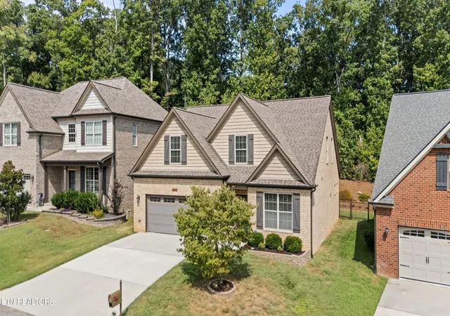 Photo 3 of Single family home for sale at 3332 Beaver Glade Ln, Knoxville, TN 37931 | MLS# 3547971 | Listing updated on 2026-09-19