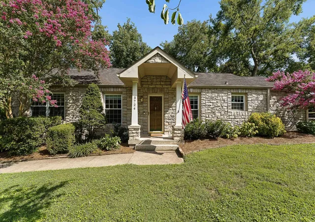 Photo 2 of Single family home for sale at 3724 Woodmont Ln, Nashville, TN 37215 | MLS# 3612515 | Listing updated on 2026-10-08