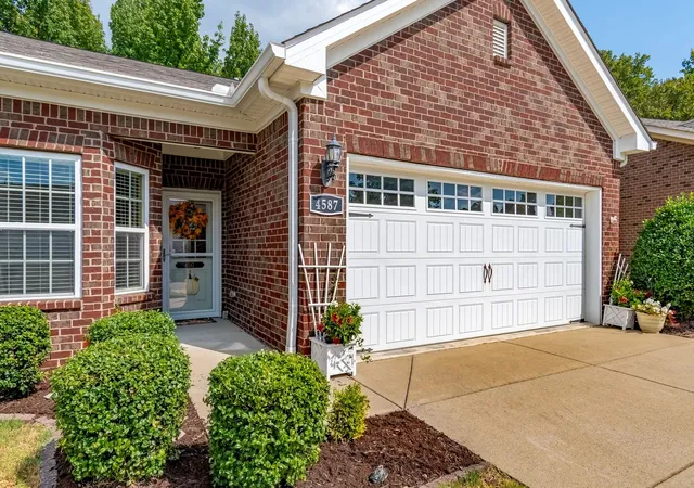 Photo 2 of Single family home for sale at 4587 Boxcroft Cir, Mount Juliet, TN 37122 | MLS# 3594210 | Listing updated on 2026-10-09