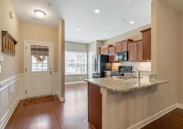 Photo 3 of Single family home for sale at 4587 Boxcroft Cir, Mount Juliet, TN 37122 | MLS# 3594210 | Listing updated on 2026-10-09