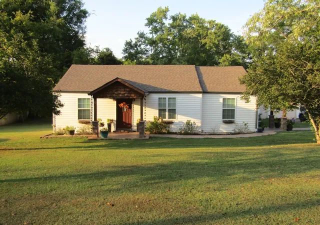 Photo 1 of Single family home for sale at 326 Hillsdale St, Lewisburg, TN 37091 | MLS# 3548058 | Listing updated on 2026-09-19