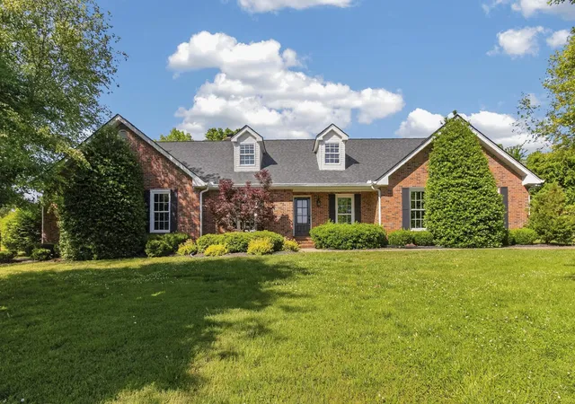 Photo 1 of Single family home for sale at 505 Lakeside Dr, Springfield, TN 37172 | MLS# 3548098 | Listing updated on 2026-09-24