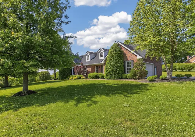 Photo 2 of Single family home for sale at 505 Lakeside Dr, Springfield, TN 37172 | MLS# 3548098 | Listing updated on 2026-09-24