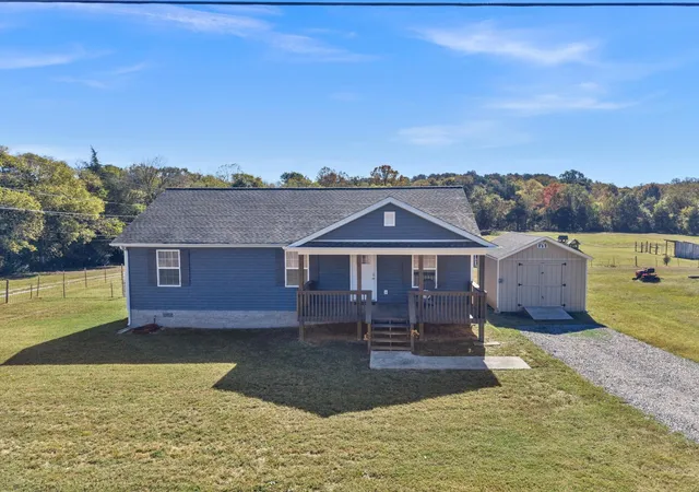 Photo 1 of Single family home for sale at 464 Edgewood St, Alexandria, TN 37012 | MLS# 3613112 | Listing updated on 2026-10-07
