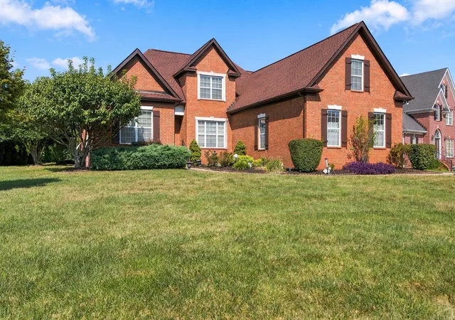 Photo 3 of Single family home for sale at 1311 Heather Pl, Murfreesboro, TN 37128 | MLS# 3596440 | Listing updated on 2026-10-10