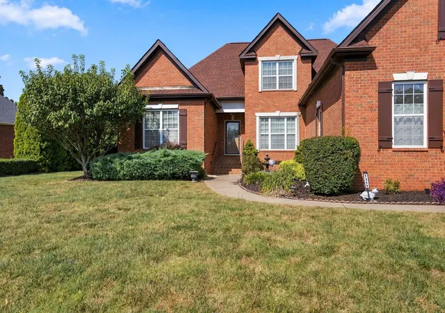Photo 4 of Single family home for sale at 1311 Heather Pl, Murfreesboro, TN 37128 | MLS# 3596440 | Listing updated on 2026-10-10