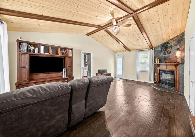 Photo 3 of Single family home for sale at 245 Millstone Cir, Clarksville, TN 37042 | MLS# 3610315 | Listing updated on 2026-10-27