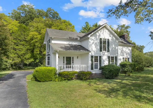 Photo 1 of Single family home for sale at 215 Stardust Dr, Shelbyville, TN 37160 | MLS# 3594304 | Listing updated on 2026-09-18