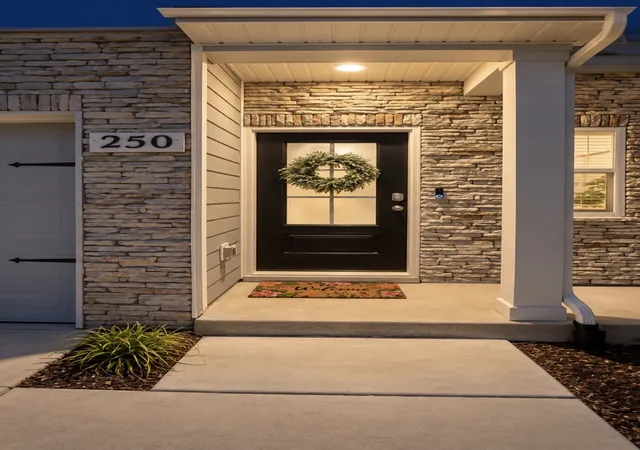Photo 2 of Townhouse for sale at 250 Redhead Ln, Lebanon, TN 37090 | MLS# 3598303 | Listing updated on 2026-09-24