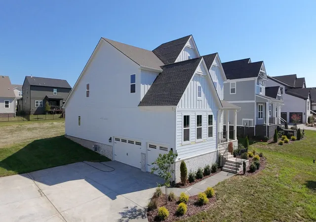 Photo 3 of Single family home for sale at 4633 Hessey Rd, Mount Juliet, TN 37122 | MLS# 3592926 | Listing updated on 2026-10-03