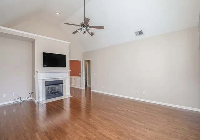 Photo 3 of Single family home for sale at 649 Bonita Pkwy S, Hendersonville, TN 37075 | MLS# 3591958 | Listing updated on 2026-09-18