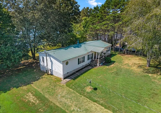 Photo 2 of Manufactured home for sale at 210 Willow Dr, Kingston, TN 37763 | MLS# 3596611 | Listing updated on 2026-10-02