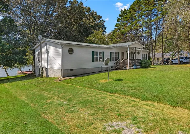 Photo 3 of Manufactured home for sale at 210 Willow Dr, Kingston, TN 37763 | MLS# 3596611 | Listing updated on 2026-10-02
