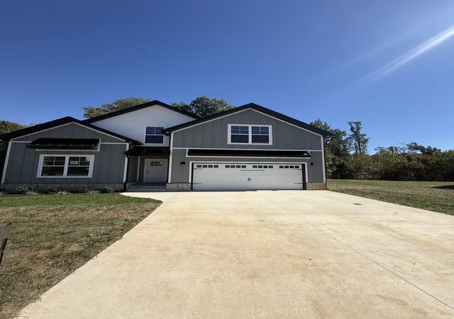 Photo 1 of Single family home for sale at 347 Hereford Farms, Clarksville, TN 37043 | MLS# 3592130 | Listing updated on 2026-10-06