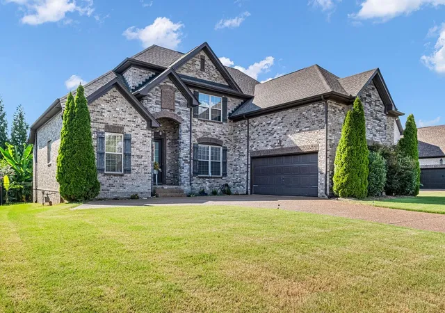 Single family home for sale at 109 Saranac Trl, Hendersonville, TN 37075 | MLS# 3596266