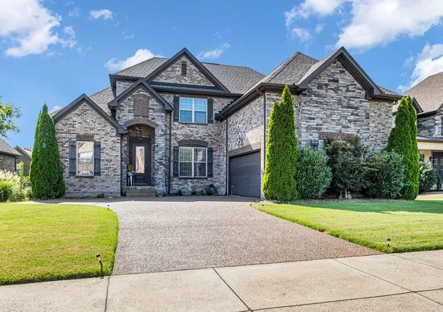 Photo 1 of Single family home for sale at 109 Saranac Trl, Hendersonville, TN 37075 | MLS# 3596266 | Listing updated on 2026-09-20