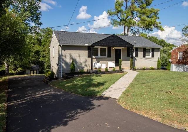 Single family home for sale at 853 Rose Park Dr, Nashville, TN 37206 | MLS# 3592080