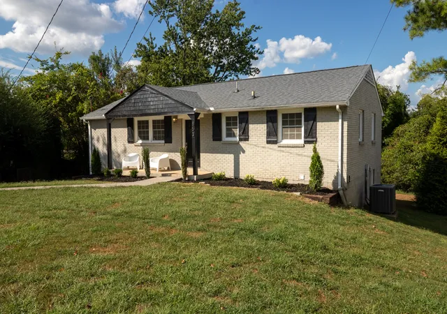 Photo 3 of Single family home for sale at 853 Rose Park Dr, Nashville, TN 37206 | MLS# 3592080 | Listing updated on 2026-09-18