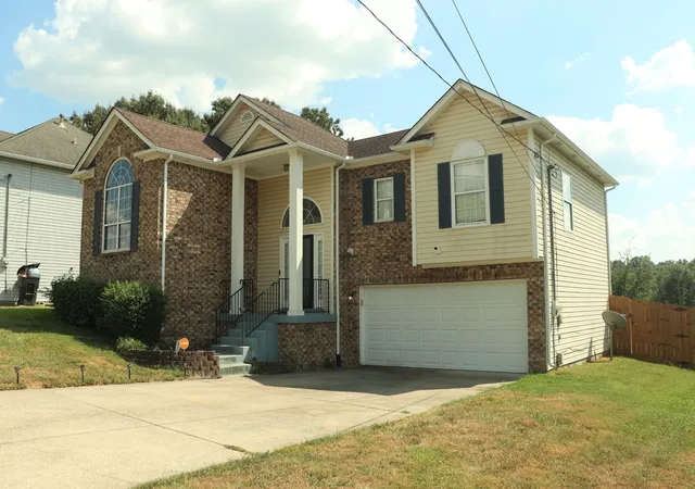Photo 2 of Single family home for sale at 5032 Pebble Crk Dr, Antioch, TN 37013 | MLS# 3592610 | Listing updated on 2026-09-16