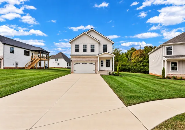 Photo 2 of Single family home for sale at 350 Hereford Farms, Clarksville, TN 37043 | MLS# 3592053 | Listing updated on 2026-10-18