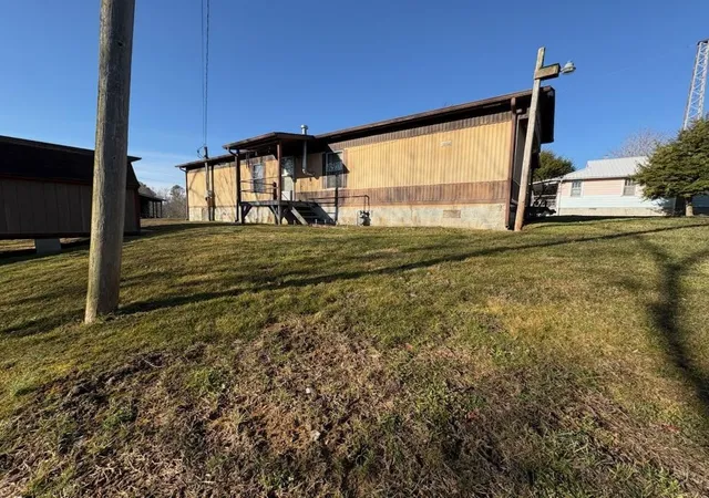 Photo 2 of Single family home for sale at 13323 Highway 70 N, Crossville, TN 38571 | MLS# 3602945 | Listing updated on 2026-09-30