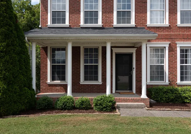 Photo 3 of Single family home for sale at 1018 Aenon Cir, Spring Hill, TN 37174 | MLS# 3592074 | Listing updated on 2026-10-05