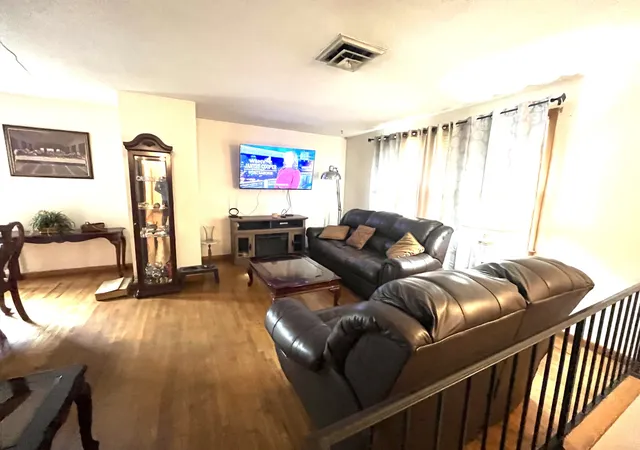 Photo 3 of Single family home for sale at 2615 Forest View Dr, Antioch, TN 37013 | MLS# 3592092 | Listing updated on 2026-09-15