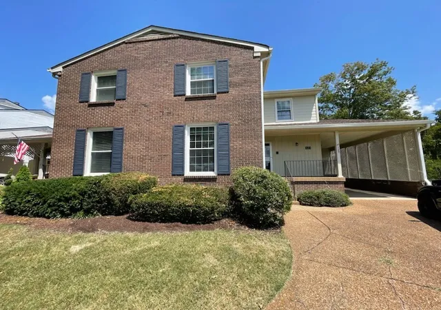 Photo 3 of Townhouse for sale at 123 Deercrest Cir, Franklin, TN 37069 | MLS# 3596411 | Listing updated on 2026-09-20