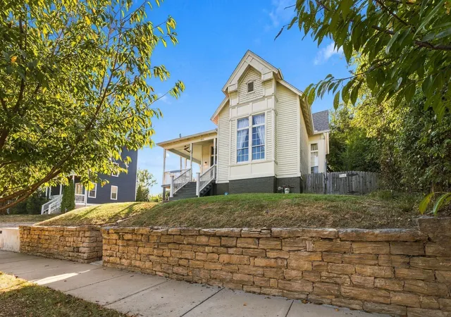 Photo 1 of Single family home for sale at 520 South 12th St, Nashville, TN 37206 | MLS# 3592572 | Listing updated on 2026-09-19