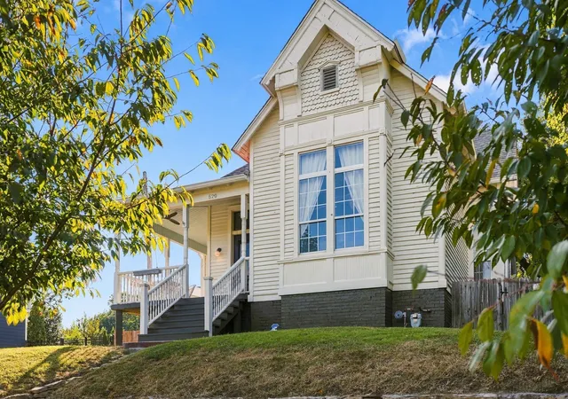 Photo 2 of Single family home for sale at 520 South 12th St, Nashville, TN 37206 | MLS# 3592572 | Listing updated on 2026-09-19