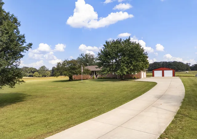 Photo 2 of Single family home for sale at 1279 Highway 48 S, Dickson, TN 37055 | MLS# 3596299 | Listing updated on 2026-10-06
