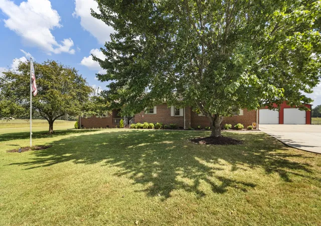 Photo 3 of Single family home for sale at 1279 Highway 48 S, Dickson, TN 37055 | MLS# 3596299 | Listing updated on 2026-10-06