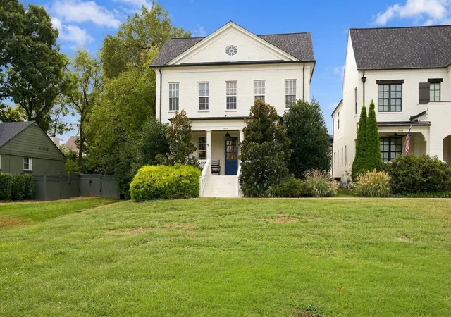 Photo 3 of Single family home for sale at 1915a Overhill Dr, Nashville, TN 37215 | MLS# 3598922 | Listing updated on 2026-10-02