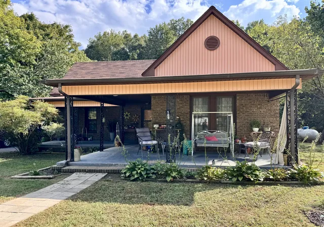Photo 2 of Single family home for sale at 109 West 1st St, Iron City, TN 38463 | MLS# 3592135 | Listing updated on 2026-09-19