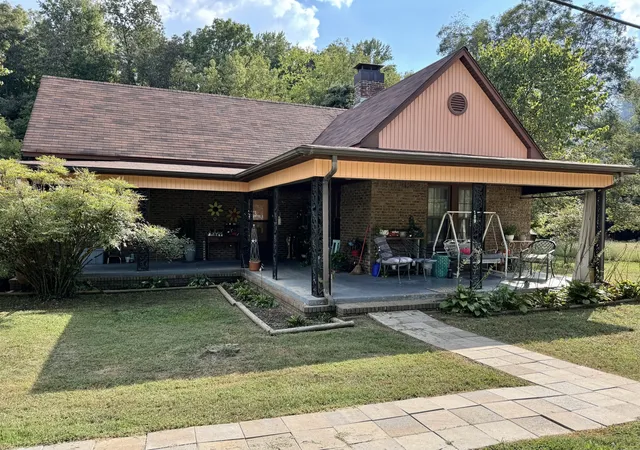 Photo 3 of Single family home for sale at 109 West 1st St, Iron City, TN 38463 | MLS# 3592135 | Listing updated on 2026-09-19