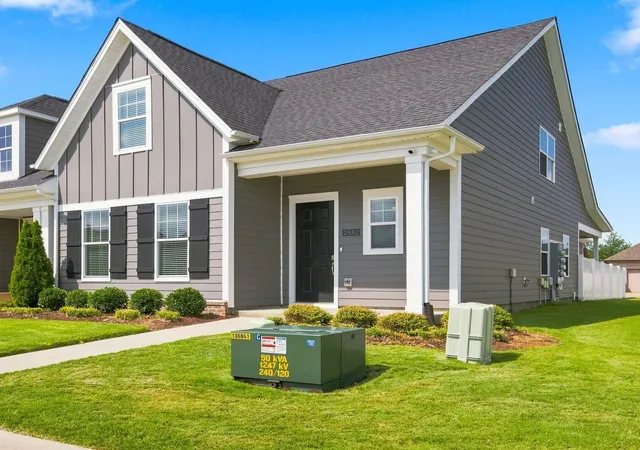Photo 2 of Single family home for sale at 2532 Elmcroft Ave, Murfreesboro, TN 37128 | MLS# 3592412 | Listing updated on 2026-10-08