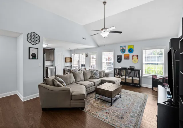 Photo 2 of Single family home for sale at 603 Hollow Crst, Clarksville, TN 37042 | MLS# 3602095 | Listing updated on 2026-10-05