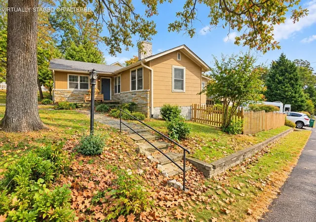 Photo 2 of Single family home for sale at 1008 South Crst Rd, Rossville, GA 30741 | MLS# 3599482 | Listing updated on 2026-10-06