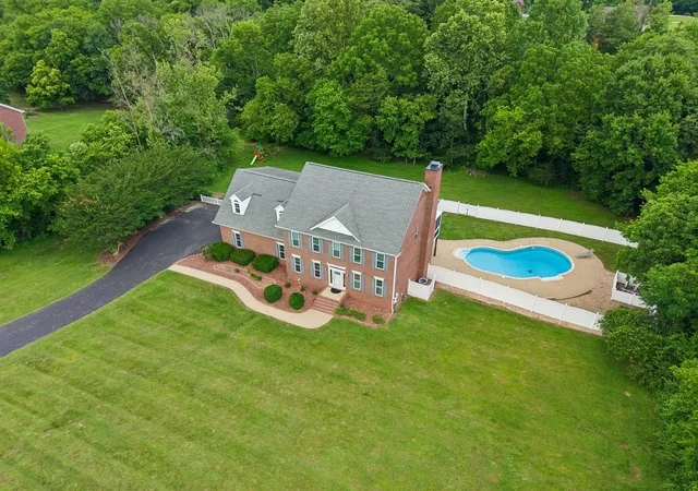Photo 1 of Single family home for sale at 1404 Brook Dr, Columbia, TN 38401 | MLS# 3595522 | Listing updated on 2026-09-30