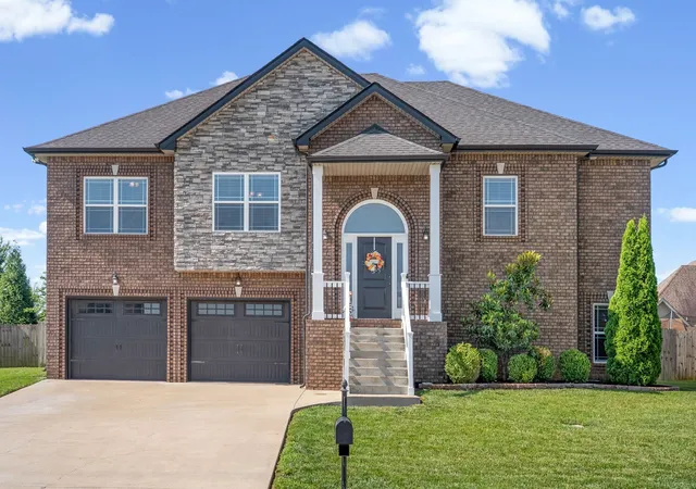Photo 2 of Single family home for sale at 316 Piedmont Pl, Clarksville, TN 37043 | MLS# 3596379 | Listing updated on 2026-09-19