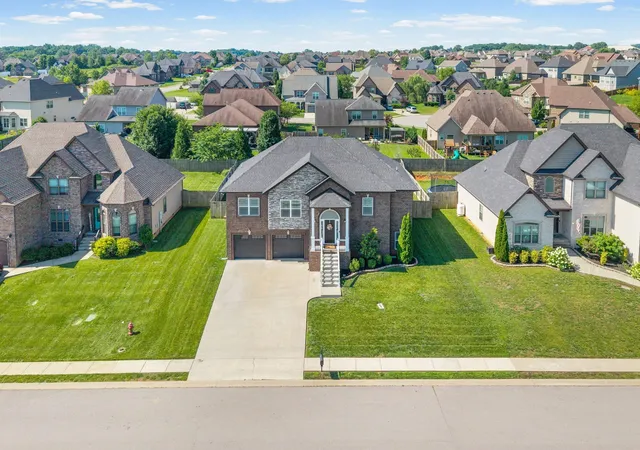 Photo 2 of Single family home for sale at 316 Piedmont Pl, Clarksville, TN 37043 | MLS# 3596379 | Listing updated on 2026-10-13