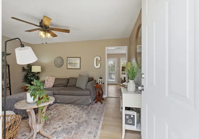Photo 2 of Single family home for sale at 1829 Needmore Rd, Clarksville, TN 37042 | MLS# 3597899 | Listing updated on 2026-09-23