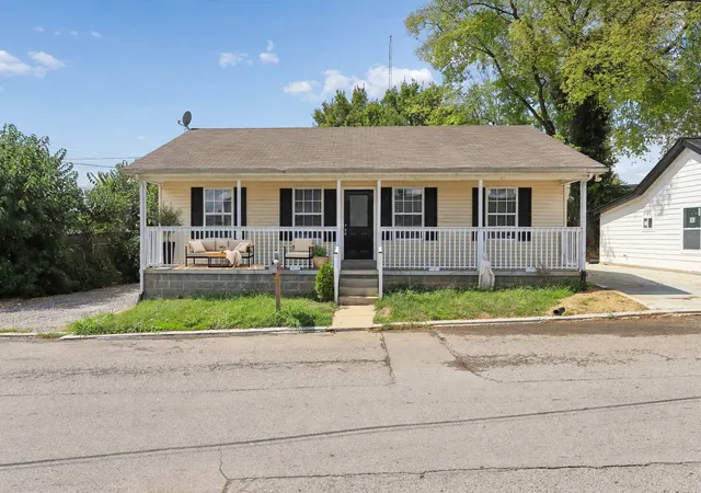 Photo 1 of Single family home for sale at 1007 Hamilton Dr, Murfreesboro, TN 37129 | MLS# 3592427 | Listing updated on 2026-10-09