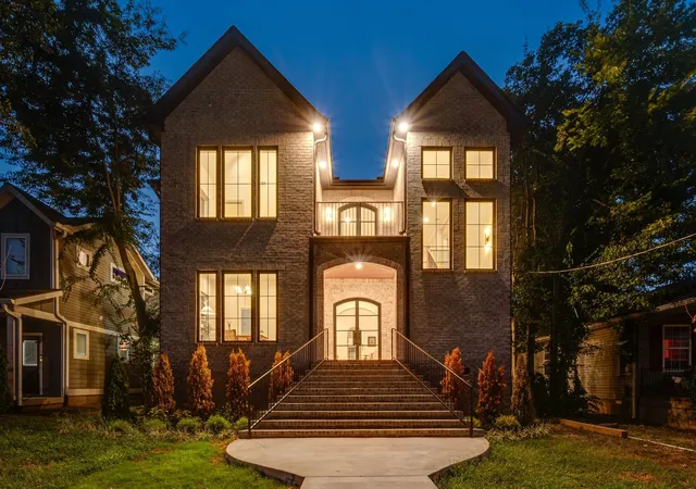 Photo 2 of Single family home for sale at 812 North 6th St, Nashville, TN 37207 | MLS# 3592378 | Listing updated on 2026-09-27