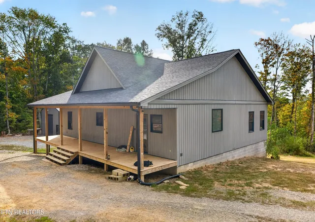Photo 3 of Single family home for sale at 715 Crab Mountain Rd, Jamestown, TN 38556 | MLS# 3592288 | Listing updated on 2026-09-30