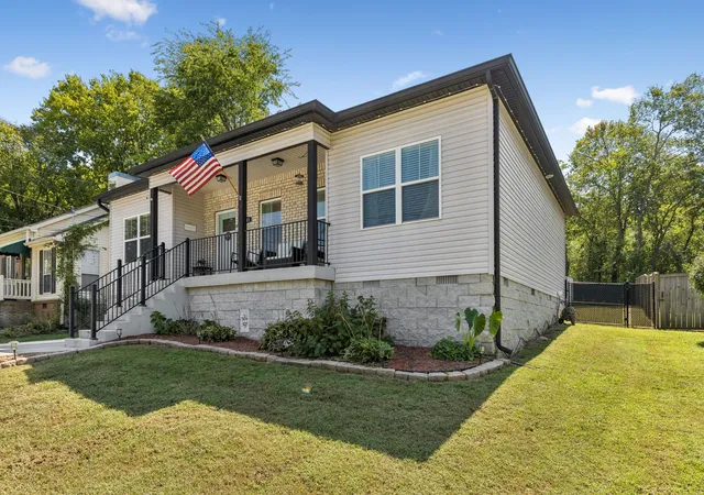 Photo 2 of Single family home for sale at 245 Valley Dr, Columbia, TN 38401 | MLS# 3593341 | Listing updated on 2026-09-23
