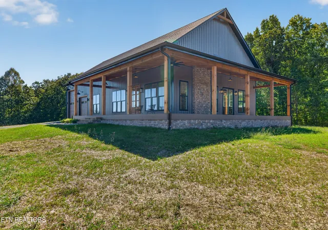 Photo 4 of Single family home for sale at 1301 Nichol Crk Dr, Jamestown, TN 38556 | MLS# 3592348 | Listing updated on 2026-09-30