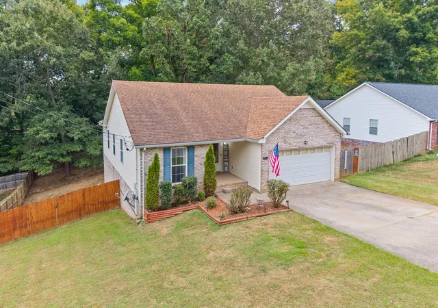 Photo 2 of Single family home for sale at 358 Andrew Dr, Clarksville, TN 37042 | MLS# 3599222 | Listing updated on 2026-09-25
