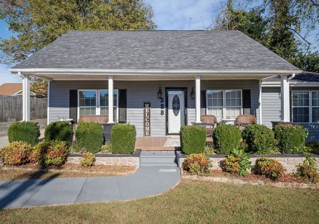 Photo 1 of Single family home for sale at 328 Towles Ave, Mc Minnville, TN 37110 | MLS# 3592377 | Listing updated on 2026-10-02