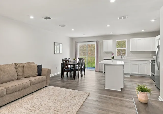 Photo 4 of Single family home for sale at 612 Woodall Ridge Dr, Lebanon, TN 37090 | MLS# 3593912 | Listing updated on 2026-09-18